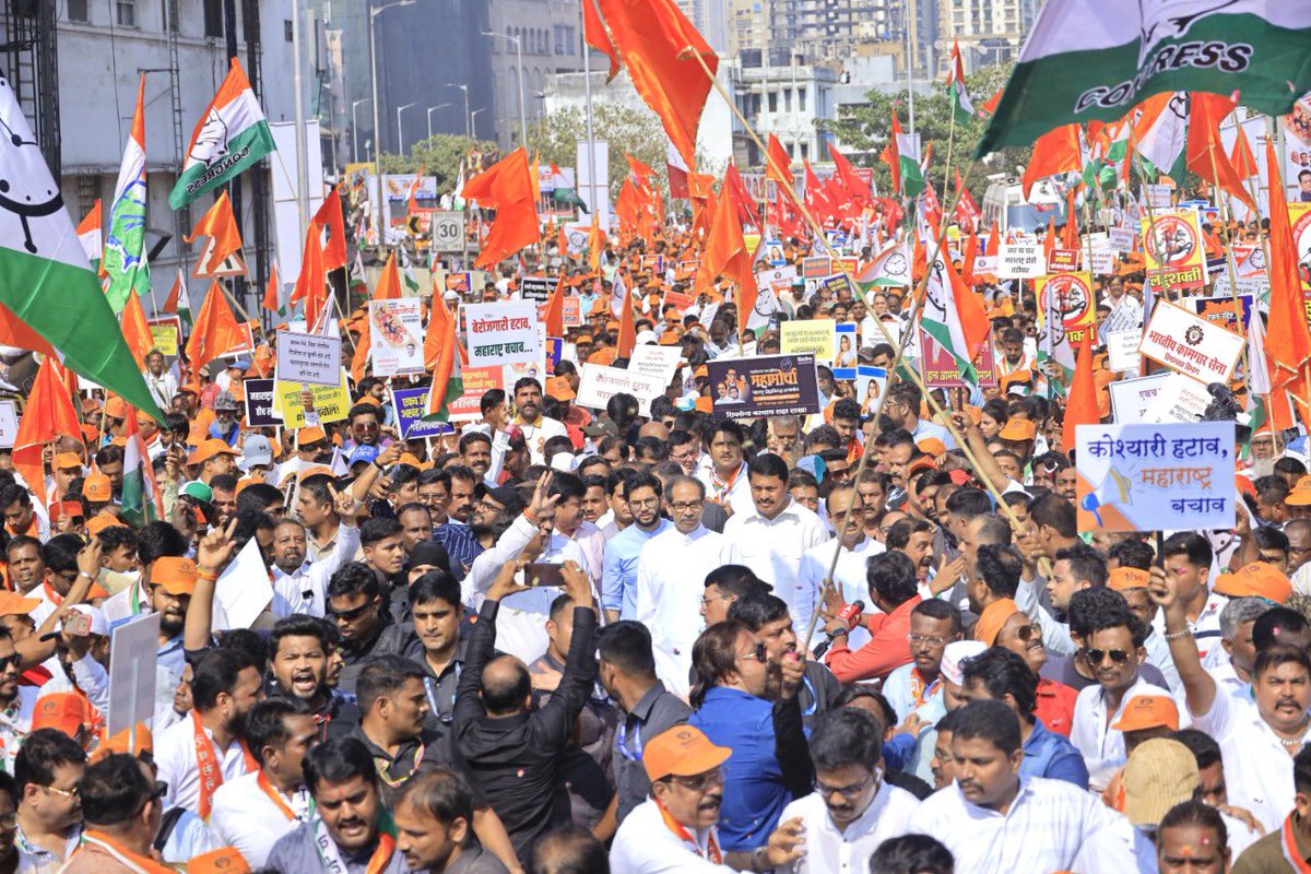 PratikChavan07's tweet photo. #Thackeray #brand #shivsena
For #Mumbai
#HallaBol #हल्लाबोल #MaharashtraPrem
#Maharashtra
@AUThackeray @ShivSena @ShivsenaComms @OfficeofUT https://t.co/4hkAYinm5O