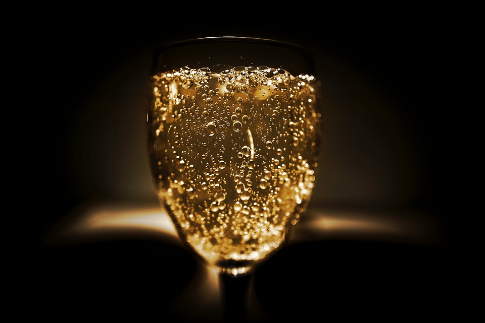 fabiobenati's tweet photo. @Andrea_Radic @paoloigna1 @nando_finizio @robertomonferra @StefaniaT1 @marmanug @fabiociarla @elisadalbosco @Chicomesol @Franciacorta #WINETRACKS-Questo #Saten è tra i 286 vini che nell'edizione 2023 di #ViniPlus @aislombardia hanno meritato il massimo riconoscimento,le 4 Rose Camune: eccellenti qualità organolettiche e espressività territoriale del vitigno.
Abbino Sylvester, Over&Over https://t.co/nbVd1DvSkj https://t.co/eC888owjua