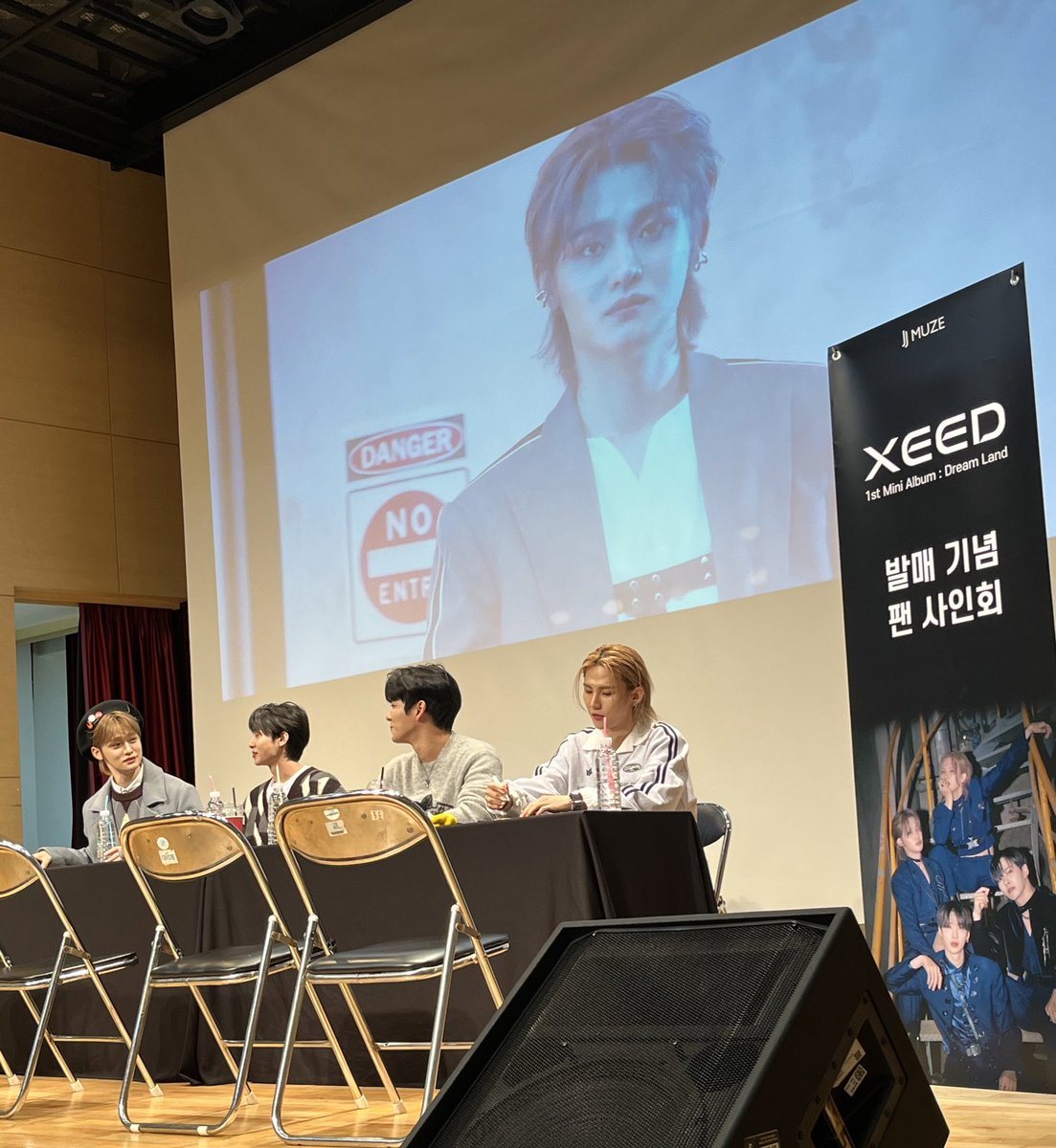 XEED_OFFICIAL's tweet photo. [#XEED]
어제 오늘 이어서 여러분들을 만나 ☺️
에너지 만땅 충전한 🔋 우리 씨드 멤버들 👨‍👨‍👦‍👦

앞으로 남은 일정도 잘부탁해요!🙏🏻 https://t.co/b5KqxaUnLM