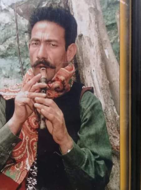 azeem_hunzai's tweet photo. My prayer is not accepted after drinking a glass of wine
But you keep fast by eating bribe ghee
- John Ali
@ComradeAzhar @SocialistAzhar @Zameer_abbas21 @ShahFahdB
#Janali #indegeniousvoice #poetry #poetic #GilgitBaltistan https://t.co/TXDSKYlLtl