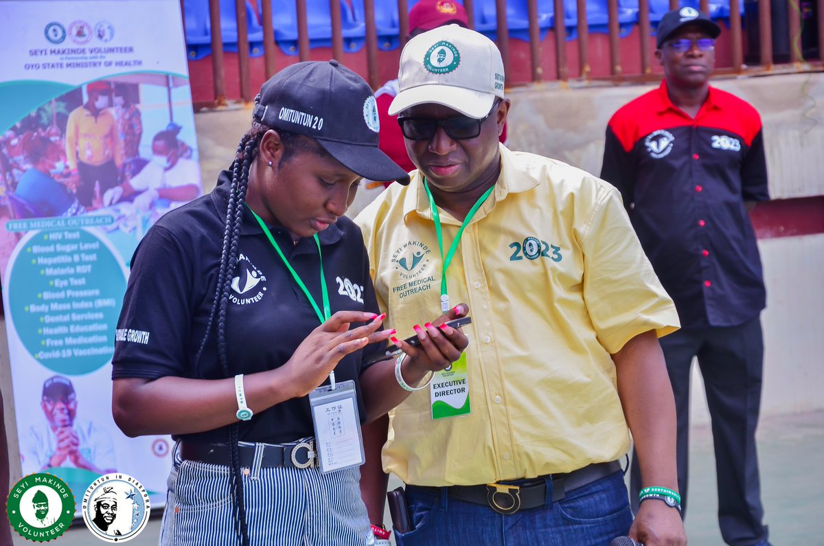 SeyiVolunteer's tweet photo. The Project Manager of the Seyi Makinde Volunteer, Miss Rita Osikilo is on ground overseeing and coordinating the activities at the free Medical outreach.

#seyimakindevolunteer 
#smv
#smvmedicaloutreach https://t.co/rW9FWfYAbx