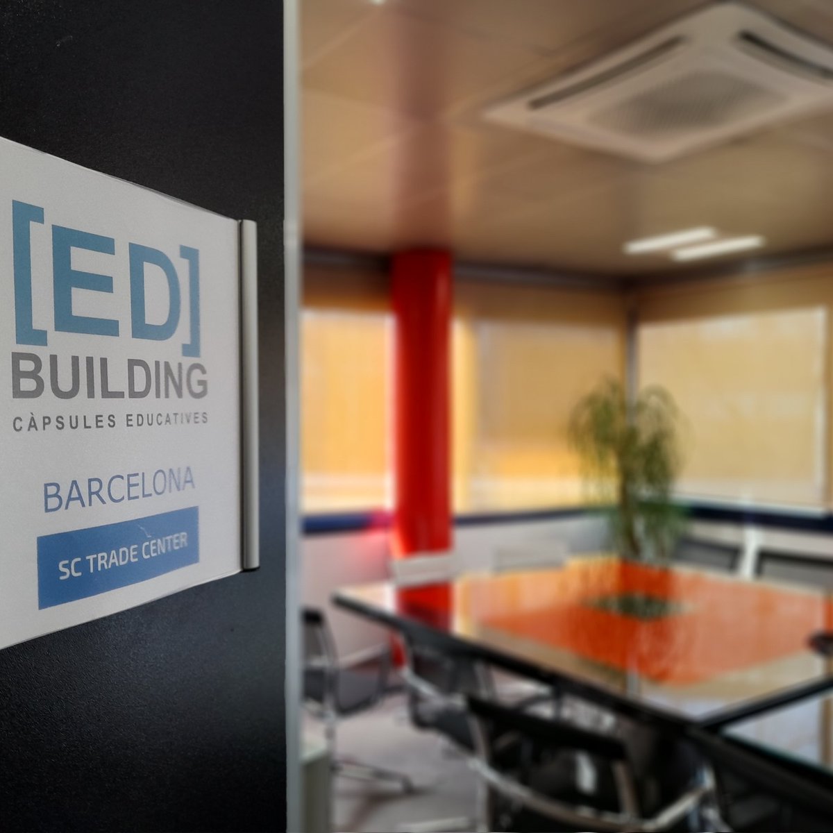 Més de 70 docents ens han confiat la seva preparació a #oposicions aquest 2022. Cinc grups reduïts perquè l'atenció personalitzada és clau per superar aquest procés. Avui última sessió de l'any. Ens retrobem el 14 de gener per seguir treballant a tope!