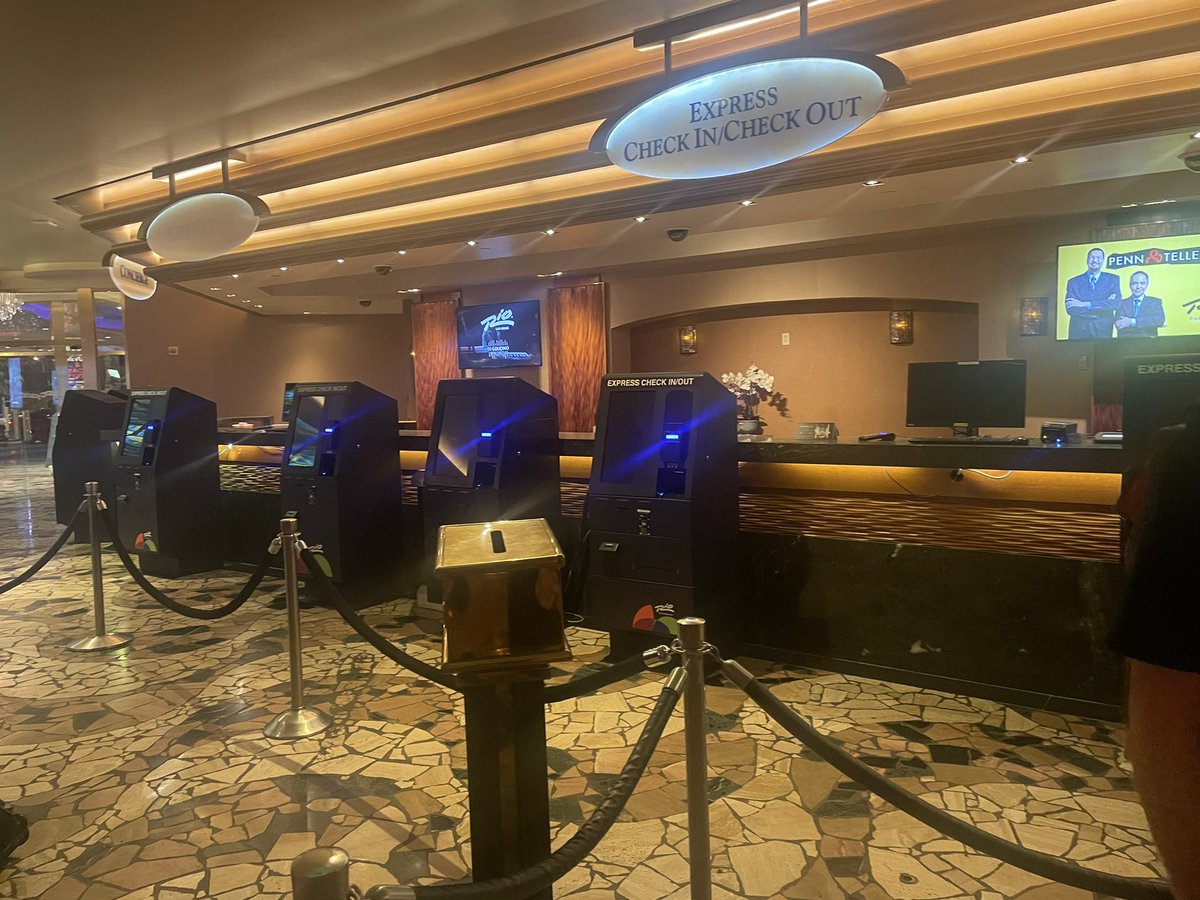 originaljaydub's tweet photo. @RioVegas We want to #KeepItRio but it’s 90+ min wait to see one of three registration agents. Why no express check in? We made reservations through your site weeks ago. It’s 3:30am ! https://t.co/wCzsRLNABj