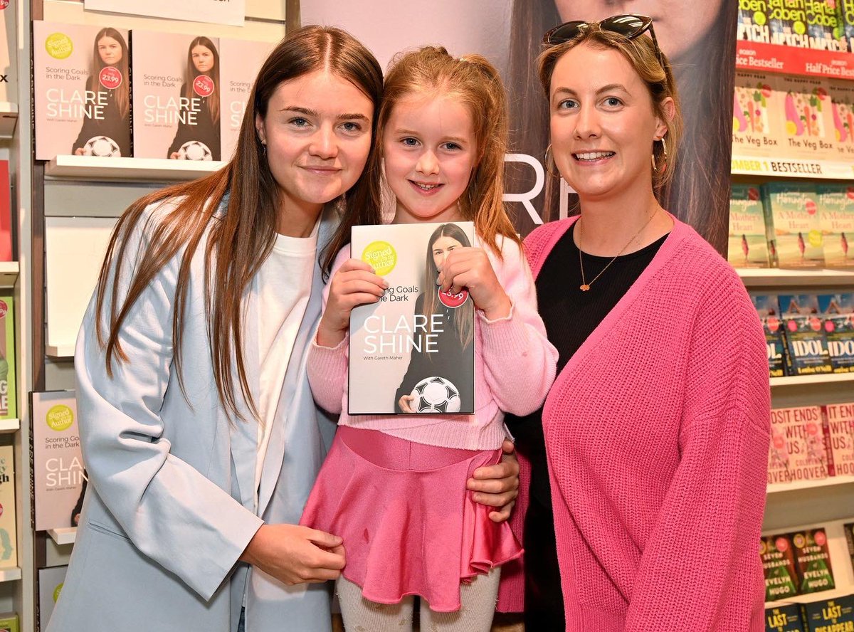 *MARINA MARKET* 
Delighted to say I will be down at the Marina Market Cork, selling my book 19th-23rd of December - I will be signing and writing personal messages to anyone who is struggling at the moment and needs someone to talk to.
Looking forward to seeing you there🎄