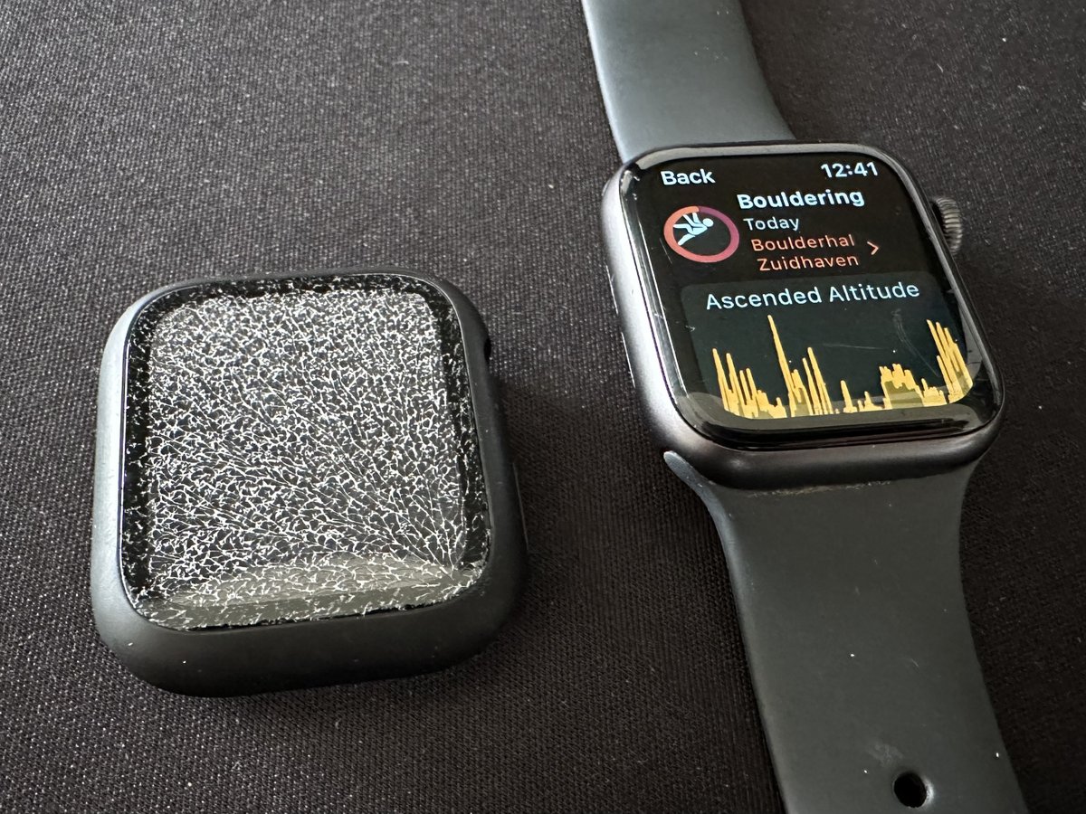 parasight's tweet image. As a novice climber, seriously *thank you* for emphasizing the importance of a watch case in @redpoint_app, @frederikRiedel. 😀🙏