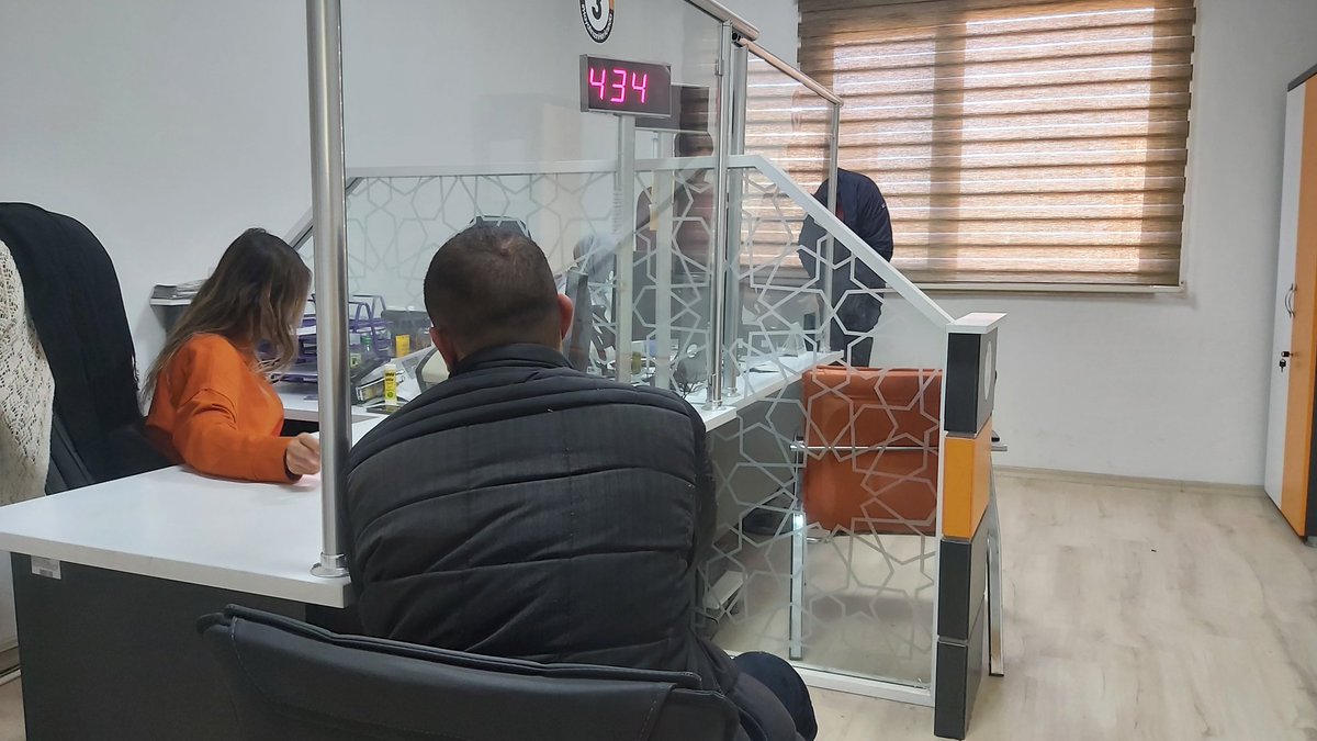 Harran İlçe Nüfus Müdürlüğü Cumartesi günü vatandaşa hizmete devam ediyor…!
<a href="/sefikaygol/">Şefik AYGÖL</a>
<a href="/TCNufus/">Nüfus ve Vatandaşlık İşleri Genel Müdürlüğü</a>
<a href="/HarranKaymakam/">Harran Kaymakamlığı</a> <a href="/HASANBASARAN07/">Hasan BAŞARAN</a> @Bilalyetgin63