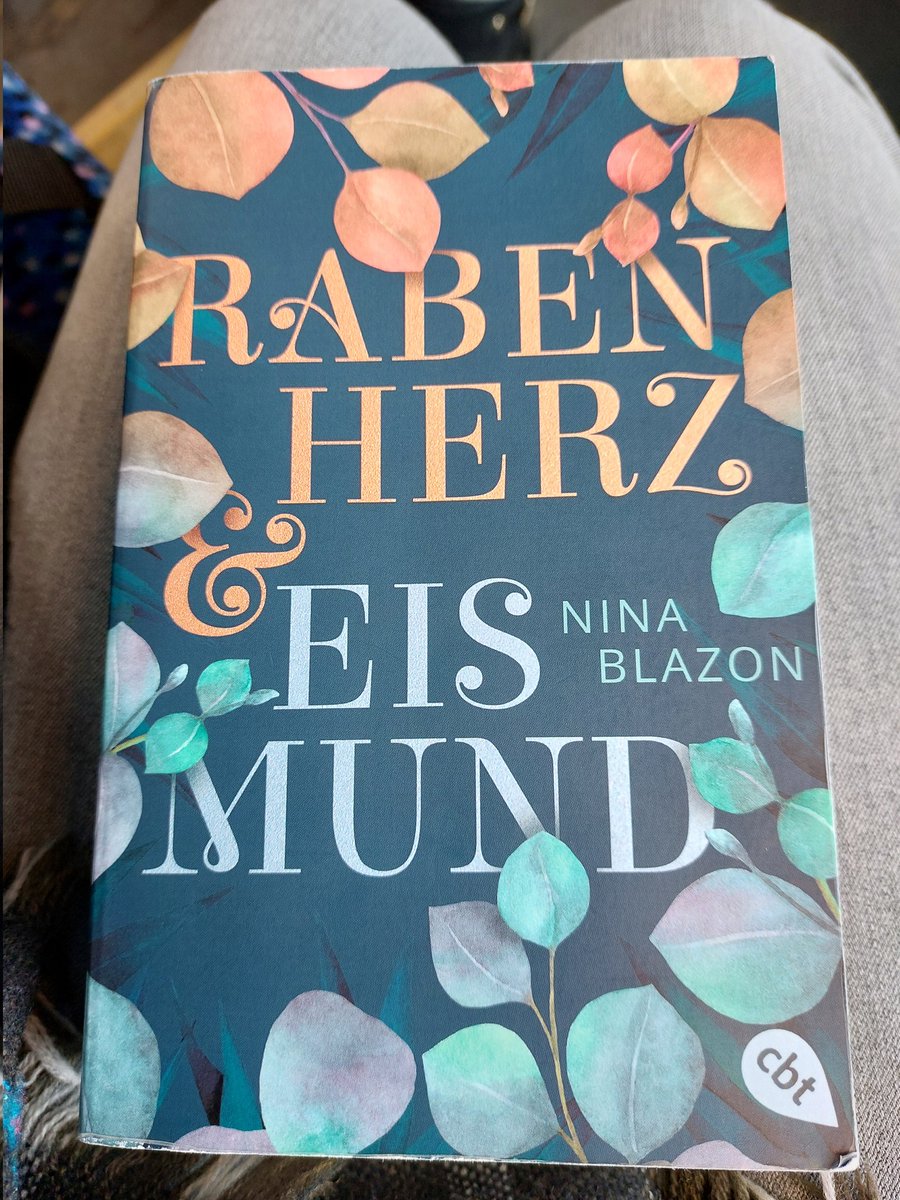 LPenkiller's tweet image. Die perfekte Winterlektüre: Nina Blazon did it again. She always whisks you away into a world you've never imagined possible before. 🤩❄️😍 This one is full of winter folklore and fantastic #worldbuilding.
#bookworm #fantasy #winterread