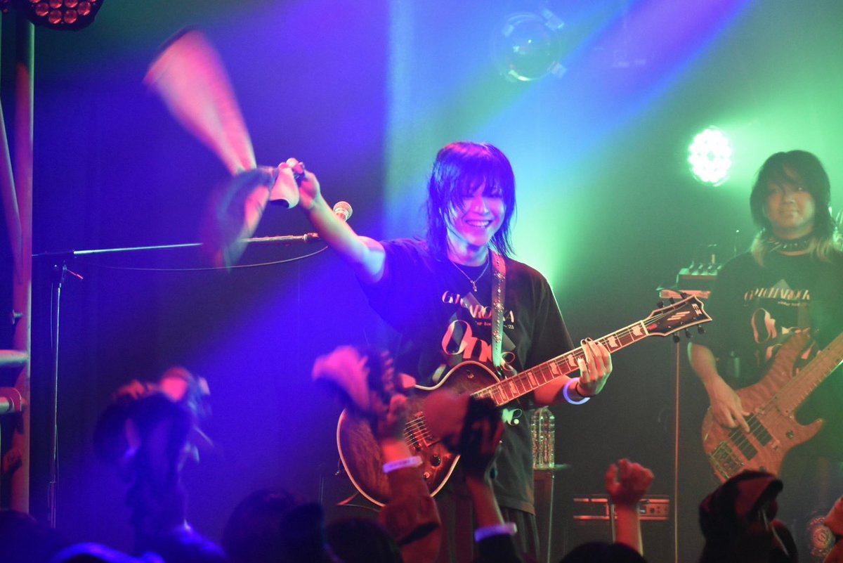 GR_TOYA's tweet photo. 2022.12.17 郡山 HIP SHOT JAPAN

GOTCHAROCKA winter tour ‘22～’23
「Once upon a time」

冬ツアー何箇所目か分からなくなりました👼🏻

昨日の仙台に負けず劣らずのセトリと楽しさ👏🏻👏🏻👏🏻

沢山頭振ったので頭が飛んでくかと思いました😇

ありがとうございました🫶🏻

明日は宇都宮！🫡

#たのGR https://t.co/khB8QOpuzr