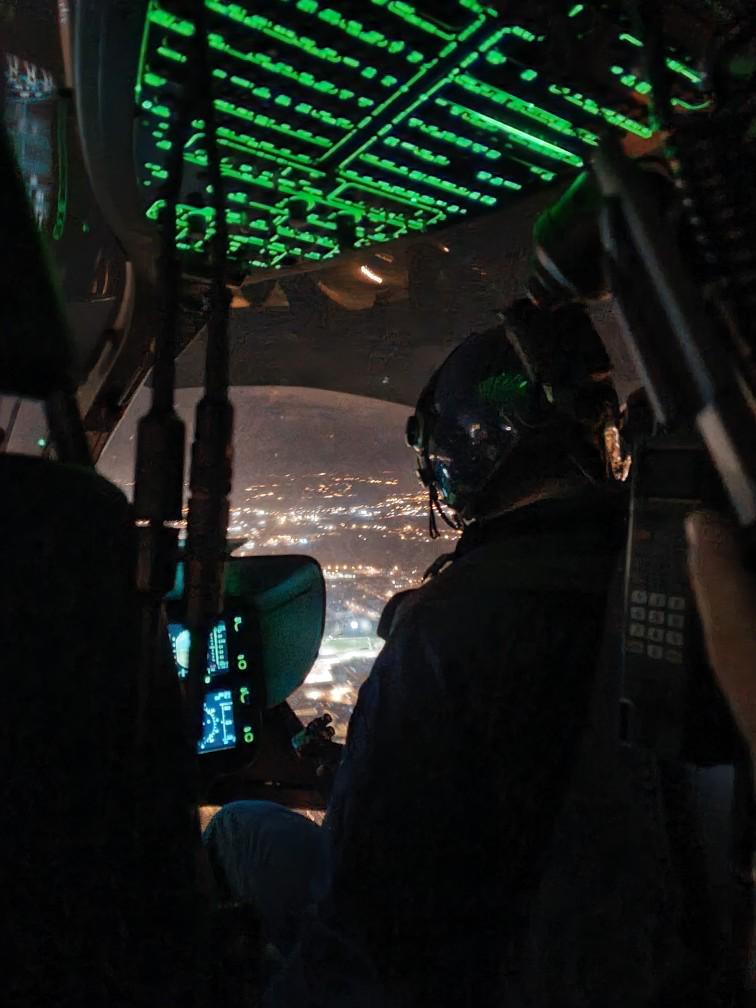 FORCEAERIENNE83's tweet photo. Cette semaine, formation des équipages de la section aérienne de la gendarmerie de Toulouse au treuillage et à l'aérocordage sous jumelles de vision nocturne (JVN).

Tous ces efforts pour agir plus efficacement au service de la population.

#gendarmerienationale
#CFAGN
#GIGN https://t.co/pHitOxo0Mt