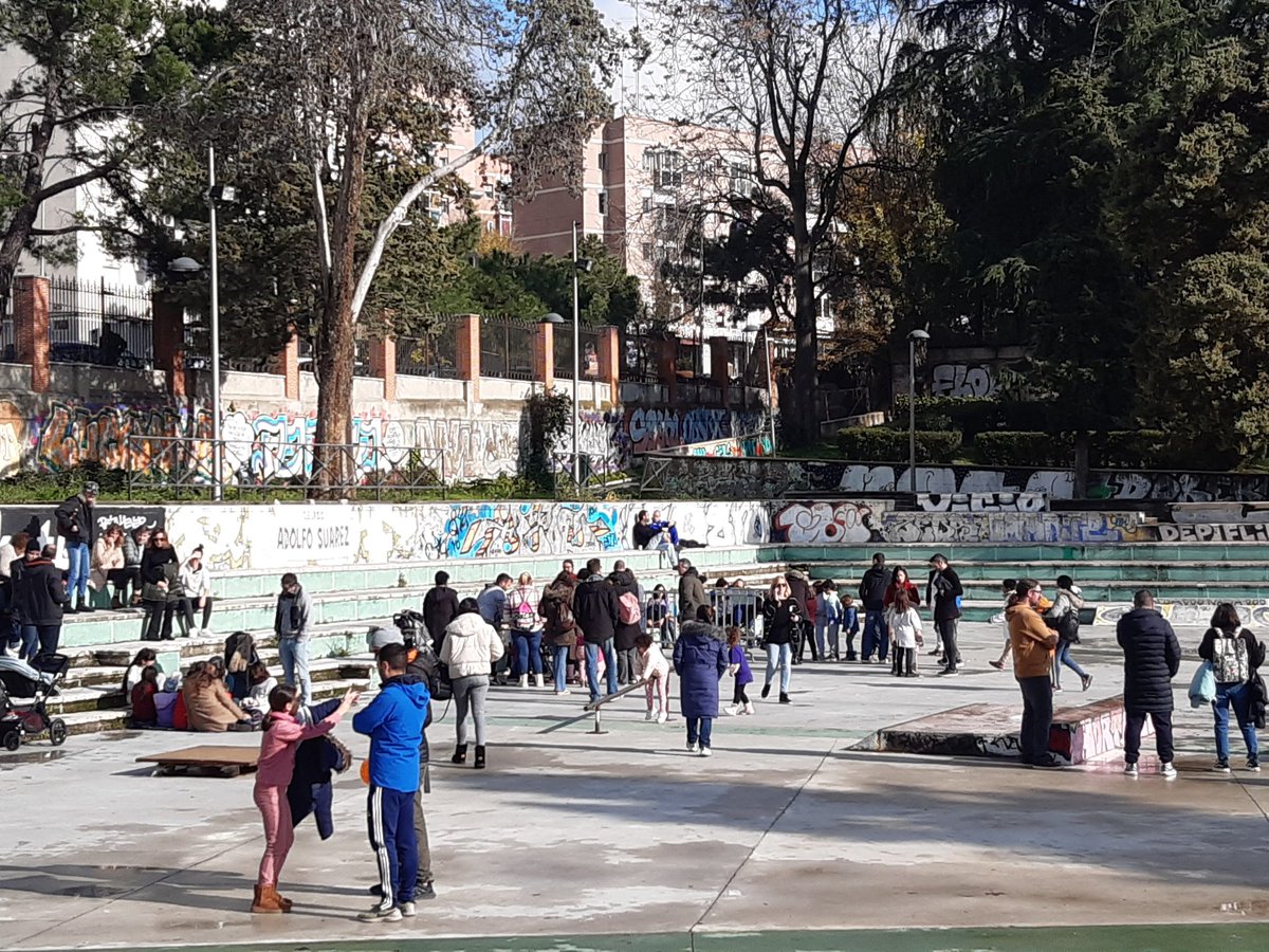 cabalgataHTZ's tweet photo. Al final la lluvia ha respetado. A tope con las actividades en esta fiesta del Clara Eugenia , calentando motores para la cabalgata https://t.co/3iGtf6MKMw