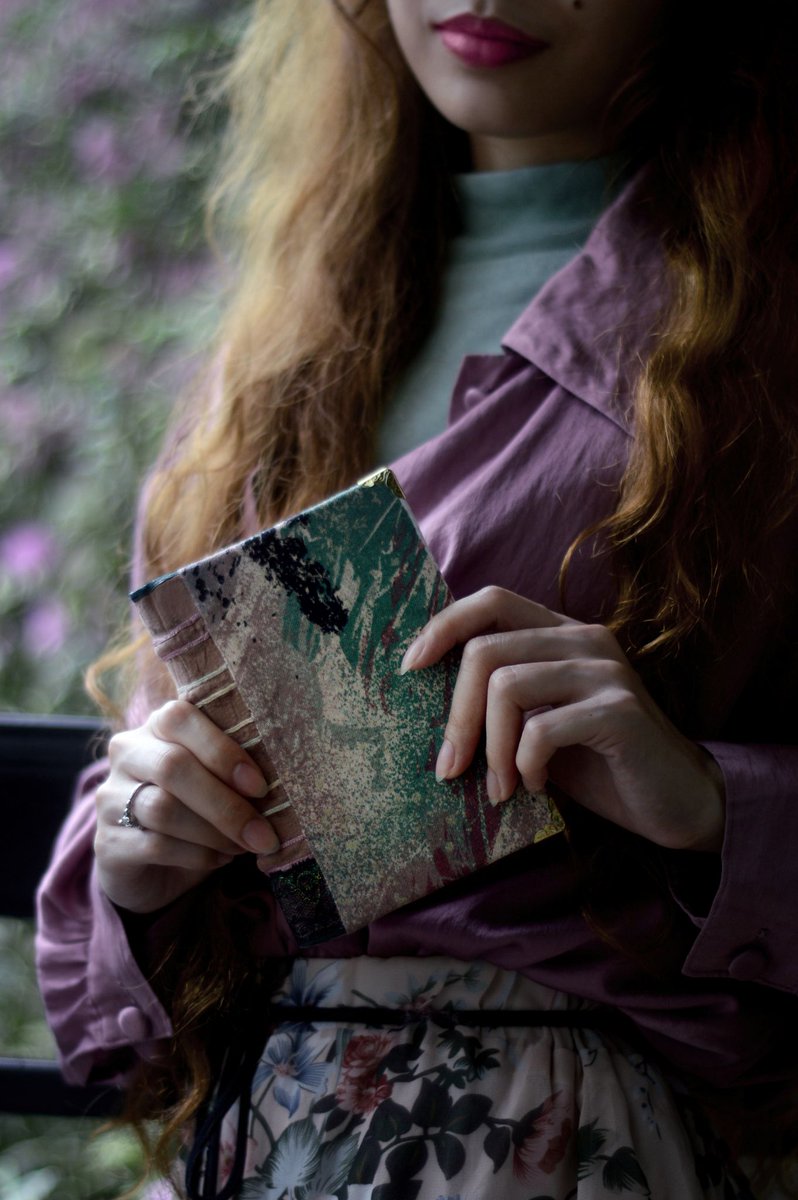rhikova's tweet photo. I'm only on Instagram for now:
https://t.co/e17h1KLyCY
Science, art, and artisanal bookbinding https://t.co/G8giLdpY6B