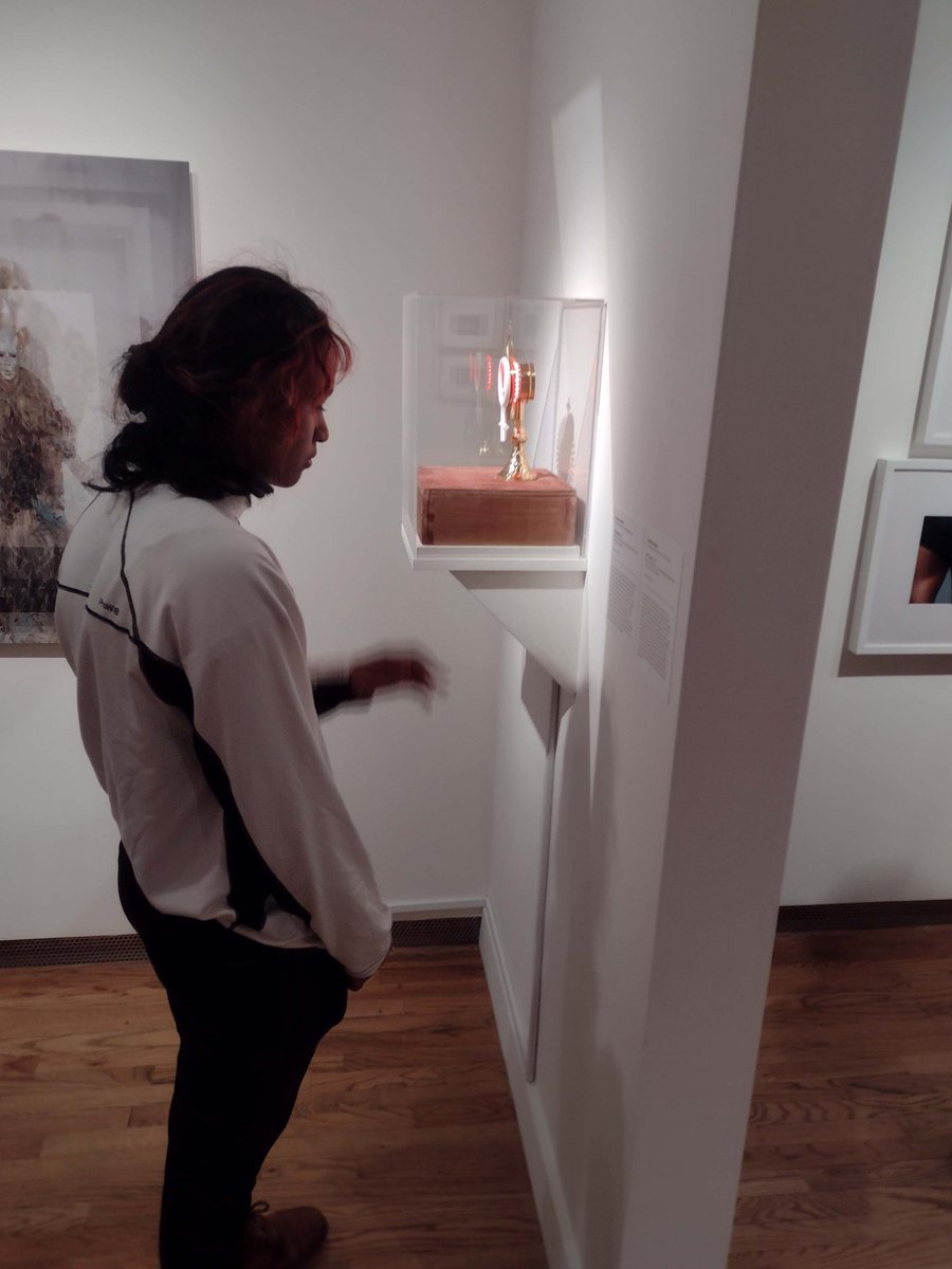 SpeakUpPHS's tweet photo. The rain and cold couldn't dampen the #SpeakUp trip to NYC. The trip was filled with many firsts for students, such as the first time outside Maryland or on a subway. Students visited the Stonewall monument and a huge thanks to the @LeslieLohman Art Museum for having us! https://t.co/kS9njiEa6H