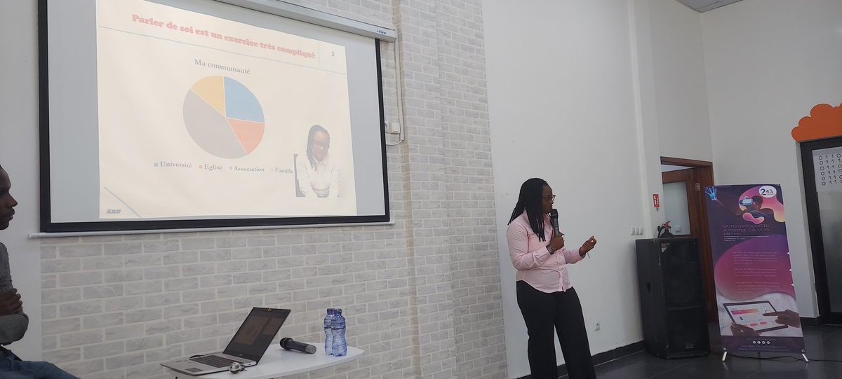 GdgKinshasa's tweet photo. Mrs. Olga, our ex WTM lead is sharing about community, culture and career building 
#DevFest22Kin #DevFest22 https://t.co/MkKnaJpbMc