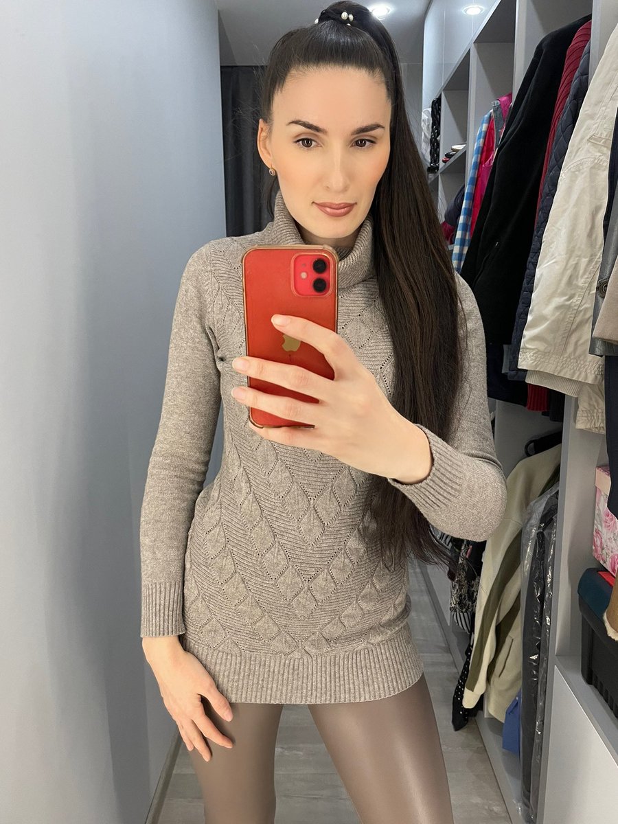 Meangirla's tweet photo. Люди по всьому світу на вихідних «виходять в світ»
Українці на вихідних «виходять з блекауту» https://t.co/4FxQYAgsiF