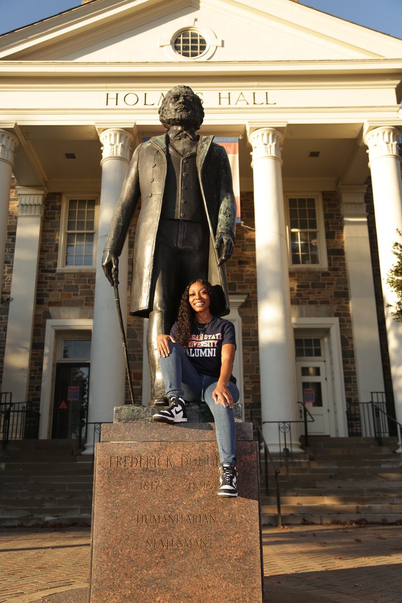 nasimani_'s tweet photo. Officially Alumnae π«‘π©πΎβπ#MorganGrad2k22 https://t.co/ulZbf44vkM