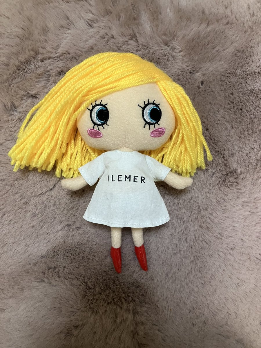 bichonflower's tweet photo. お誕生日🎂にもらったILEM E Rの Eマリーちゃん❣️髪を結べる、また可愛い❤️袋の中には、おまけのシールと一覧表のようなものもついているからおすすめそれに開けるまでどの子が入っているか分からないのも良い所だよ(๑ᴖ◡ᴖ๑) https://t.co/7YawRIJOjS