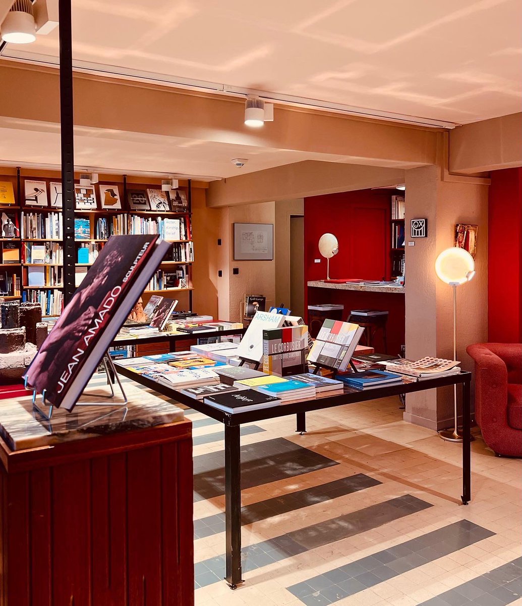 ImbernonI's tweet photo. SÉLECTION SPÉCIALE ✨

à l’approche des fêtes, nous sommes heureux de partager avec vous notre sélection spéciale Jeunesse dédiée aux jeunes lecteurs (mais pas que ! 😉) 🎄

#Librairie #Sélectionspéciale #Noël #Lecture https://t.co/QwH46onBHE