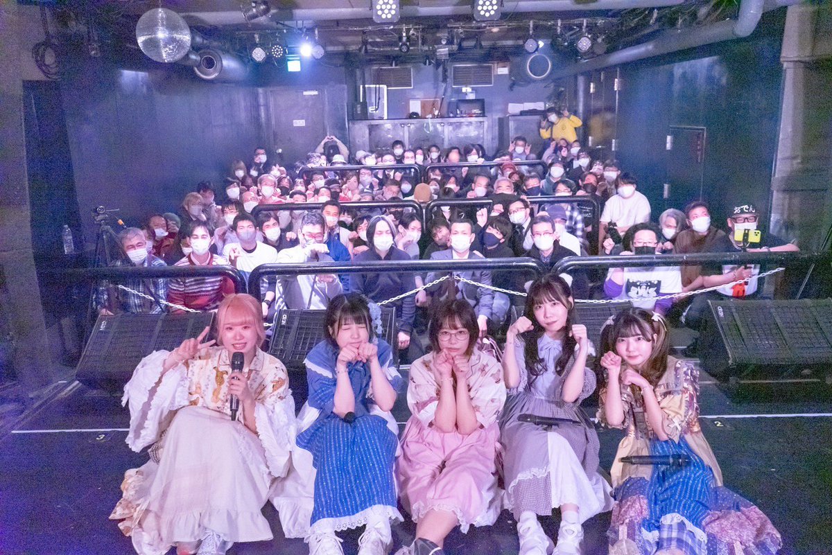 pcc_ojioji's tweet photo. 遅くなりましたが #PCC18 ありがとうございました。
史上最多動員でした!
お客様のマナーも素晴らしく、トラブルなく終演することができました。
今年最後のPCCをre:miawさんの卒業公演で締め括れることに感謝の気持ちでいっぱいです。
配信の視聴・販売は12/30までです🙇♂️
https://t.co/NDifCbzWpK https://t.co/YBhdj1PSoN