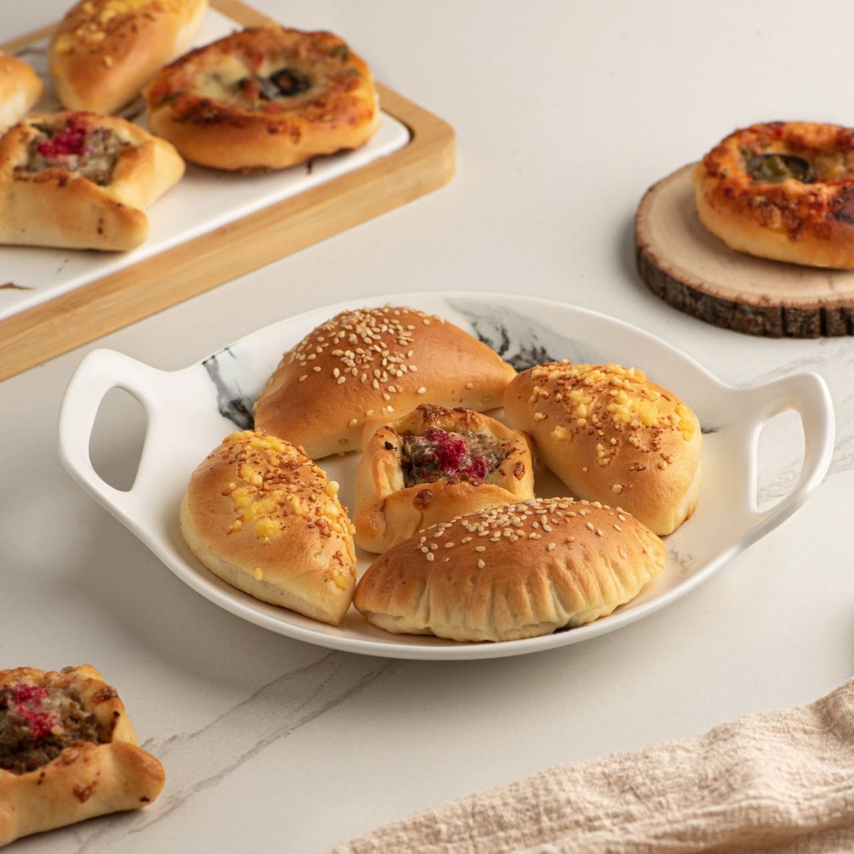 BreadTalk_Ksa's tweet photo. خلال متابعة مباريات كأس العالم #QatarWorldCup 
يمكنكم اصطحاب بعض من المأكولات الشهية
برد توك يوفر لكم تنوع على ذوقكم https://t.co/pxIepfOtpJ