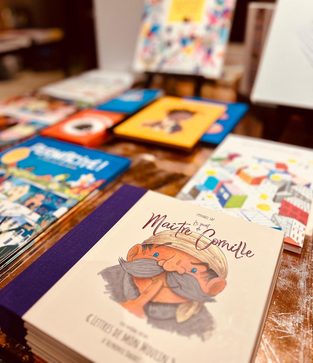 ImbernonI's tweet photo. Entre « La Grande Aventure du Livre » qui vous emmène dans les coulisses de l’édition et vous fait découvrir tous les maillons de la chaîne du livre 📚, « Permacité » o�� vous suivez l’aventure de Camille qui découvre la nouvelle ville du futur dans laquelle elle emménage- https://t.co/ExMduTj1I9