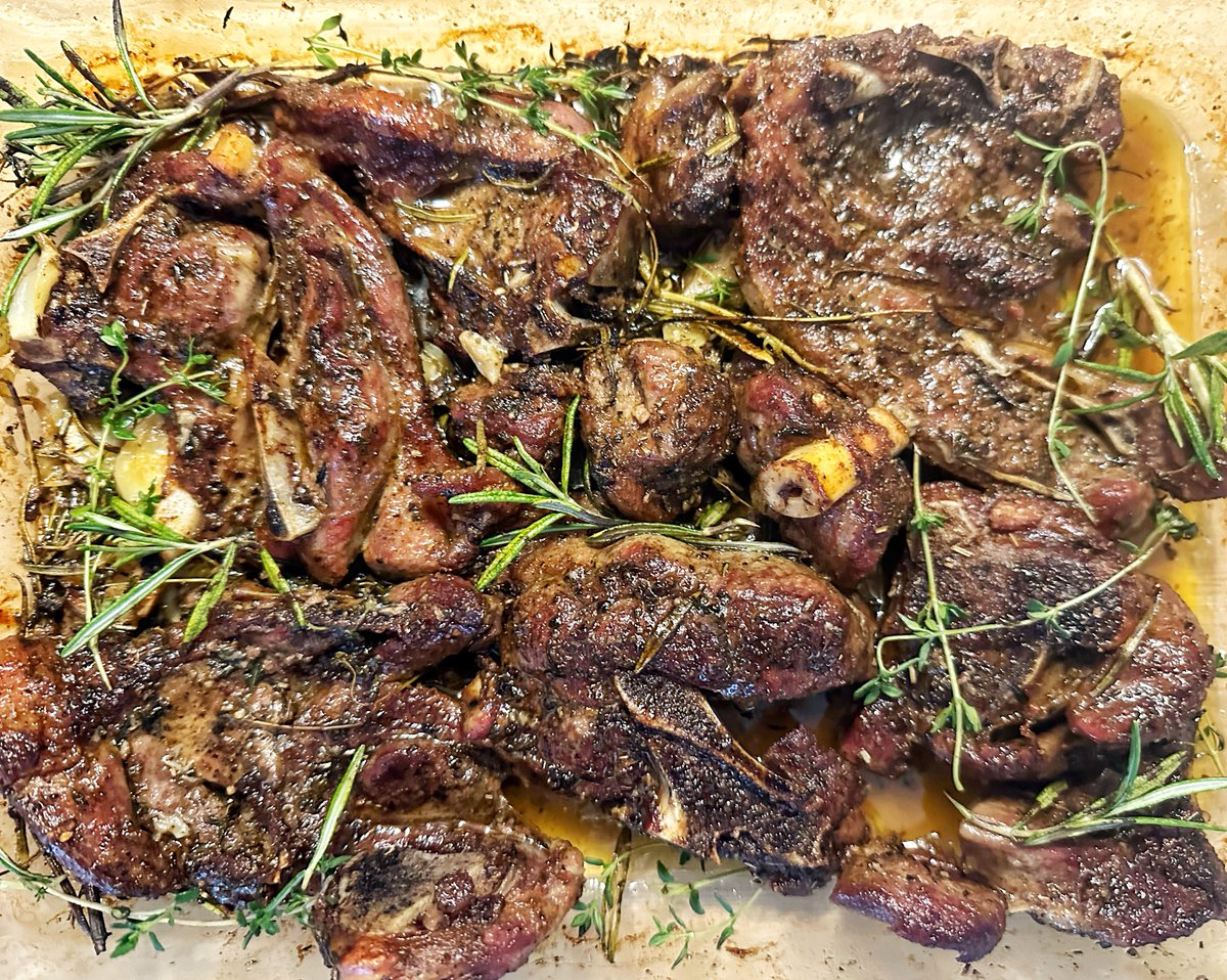 Lamb done 😋. Have it with garlic bread 🥖 and salad 🥗 #EndResult
