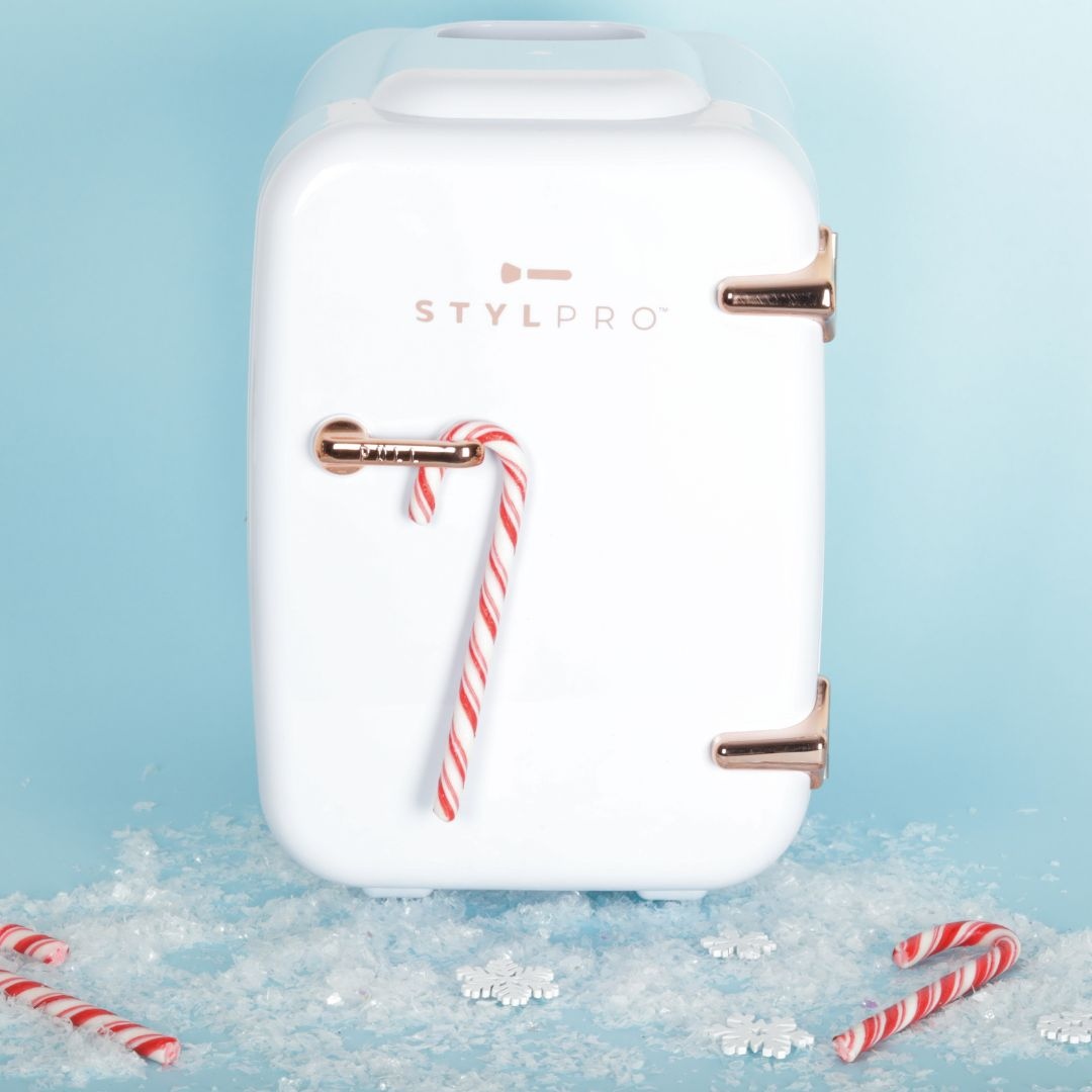 StylPro_UK's tweet photo. Did you know that putting your nail polishes in the fridge can prolong their shelf life AND help to keep their colour pigmented?๐ค
Shop here: https://t.co/BDkiioNbys
#stylpro #beautyfridge #nailpolish #makeupfridge #makeupfacts #makeuphack #minifridge #skincarefridge https://t.co/6Sm7yfNHCJ