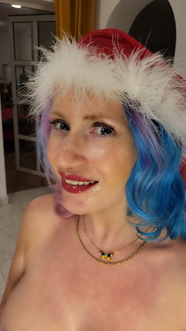 Proper tasty and the perfect way to end filming a Christmas ONLYFANS video.  https://t.co/VFo2trx0JN