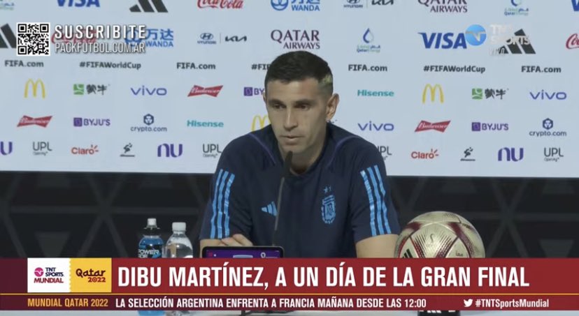 AlbicelesteTalk's tweet photo. Emi Martínez: “During the 2014 World Cup final I was cooking a barbecue for my family. During the Russia 2018 I was in the stands with my brother and I told him that in the next one, I would be there.” https://t.co/aJZw4rapwd