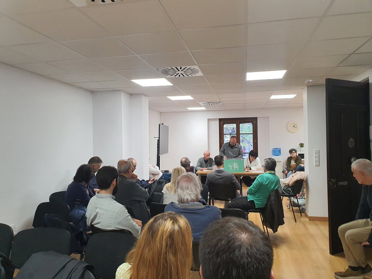 ElPi_Palma's tweet photo. Avui @CabreraCarles ha estat proclamat candidat a la batlia de Palma. Enhorabona a tota la militància per la seva participació. #éstempsdecanvi https://t.co/hh2VkA8PIa