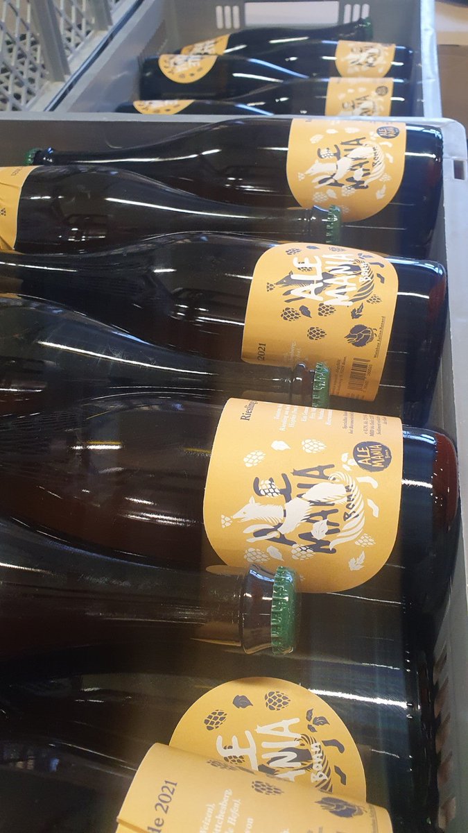 0211club's tweet photo. 🥳Erst einmal das #GrapeAle   von @alemaniabonn Weinbau #JulienRenard und mir einpacken.❤️ (at @AleManiaBonn in Bonn, North Rhine-Westphalia) https://t.co/xEvRqid7U5 https://t.co/4uKLITmg8x