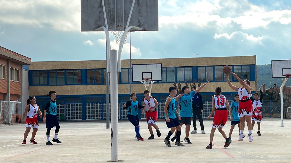 CEAnoia's tweet photo. Aquest matí s’ha disputat una nova jornada dels 71 Jocs Esportius Escolars de l’Anoia! 

#jocs #jocsesportius #jocsescolars #esportescolar #esportsegur #71JEEA #donemjoc #CEAnoia @patrilla12 @UCECcat @esportigualada @esportcat https://t.co/2lFh2B1g4S
