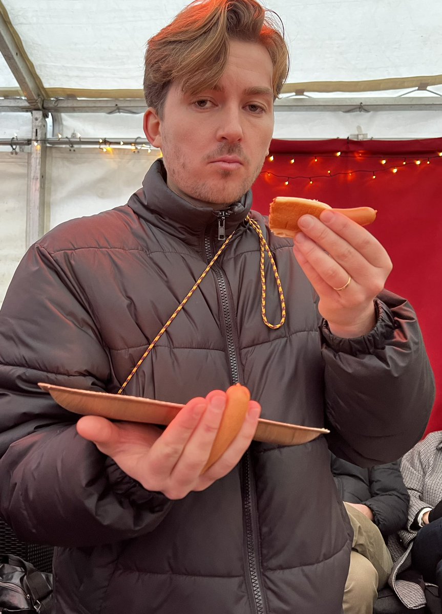 Jonathan5trand's tweet photo. Låt oss få Korvfingerbössan över 10k!

https://t.co/YaDrrGMoFX https://t.co/vvuYkOprDb
