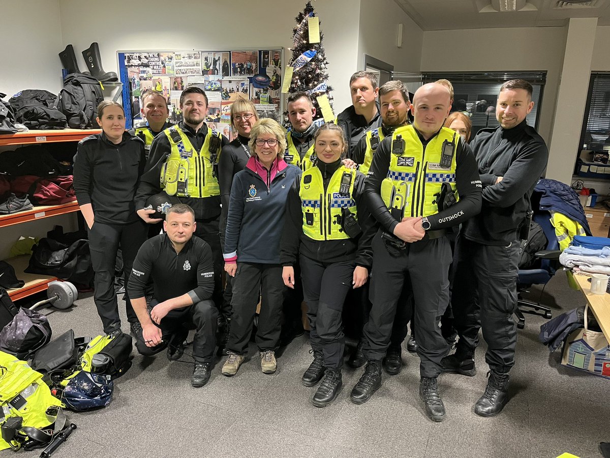 erhighsheriff's tweet photo. What an experience, High Vis Foot Patrol in #Hull with @Humberbeat #OpGalaxy & also the amazing @HullSAT. Despite -4 degree they work to ensure the safety of so many & divert many minor incidents away from the Emergency Services allowing them, to focus on the bigger picture. https://t.co/65SokGEbXi