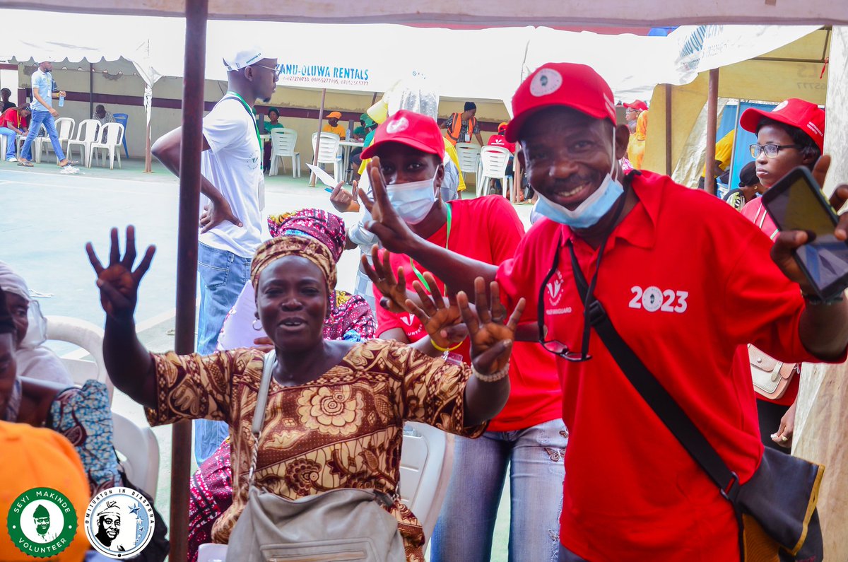 SeyiVolunteer's tweet photo. Omituntun 2.0 is the word in people's mouth.

4+4 = Sustainable growth by Engr. Seyi Makinde 

#seyimakindevolunteer
#smv
#smvmedicaloutreach https://t.co/V0NKxRRWow