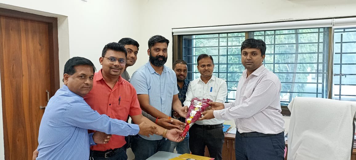 પંચમહાલ જીલ્લા તલાટી કમ મંત્રી મંડળના હોદ્દેદારો દ્વારા નાયબ જિલ્લા વિકાસ અધિકારી સાહેબ પંચમહાલની શુભેચ્છા મુલાકાત