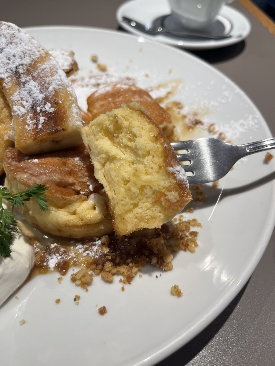 asm_pancake's tweet photo. 清澄白河駅から徒歩5分ほどのところにあるiki Espressoさん！
⁡
めちゃくちゃなめらかで舌触り良すぎるパンケーキ生地はまじで感動もの…
⁡
フラットホワイトもめちゃくちゃ美味しくておすすめ🥹🫶🏻 https://t.co/95ZXBLzCLF