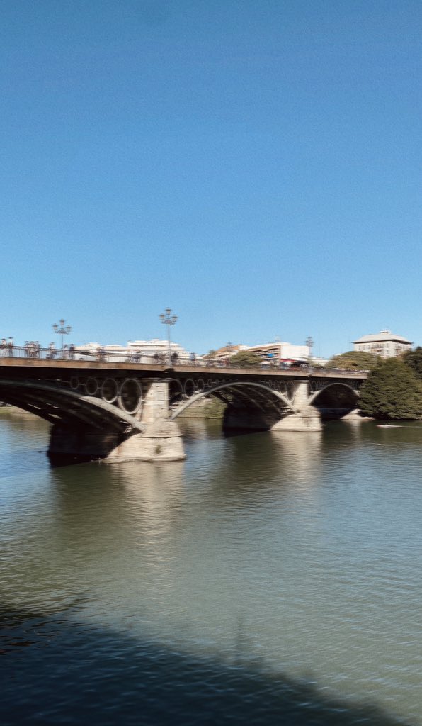 “Sevilla me habla de ti, pero tú no estás…”