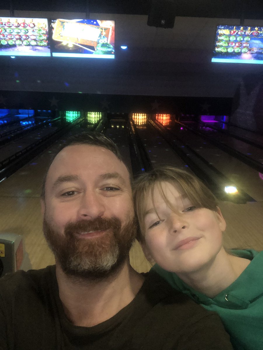 pcooke06's tweet photo. Bowling with my littlest lady ❤️❤️#daddaughterdate #IvyRose https://t.co/GkOcMitec2