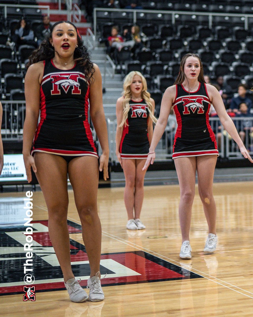 TheRobNoble's tweet photo. @CheerMustang &amp; @MHStheStable were full force at last nights game. 
Photos are up. 

https://t.co/Fp08D87nmH
#wearemustang #horsepower #mustangcheer https://t.co/mW9RoHG9cy