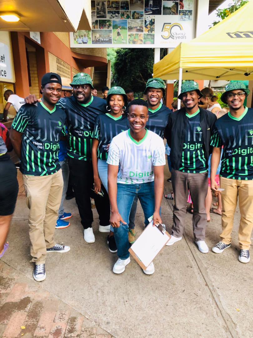 leveragepointbw's tweet photo. Merry Christmas 🎄 🎅 🤶 

As part of our Christmas 🎄 🎅 🤶 Party celebration and Festivities, we decided to take a break to be thankful 🙏🙏🙏 , break bread 🥖 🥯 and indeed celebrate through dance 💃 🕺.

#leveragepointbw https://t.co/0UL08YKn1X