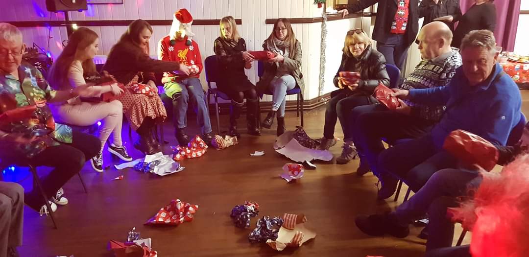 RainbowBizUK's tweet photo. 🌲🎊🎉🎶🌟 We had a wonderful time at the RainbowBiz Festive Doo last night. Thank you so much to everyone who supports us 🌟🎶🎉🎊 https://t.co/qDbeXcKa8w