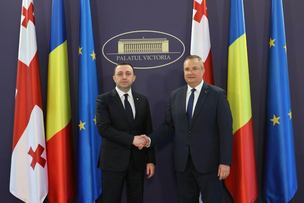 Irakli Garibashvili (@gharibashvilige) on Twitter photo Held productive talks w/PM of 🇷🇴 <a href="/NicolaeCiuca/">Nicolae Ionel Ciucă</a>. Focused on the importance of the regional projects & increasing role of Black Sea. Grateful for the support of 🇷🇴 to 🇬🇪's 🇪🇺 aspirations & confident that 🇬🇪-🇷🇴 partnership will deepen in many areas of mutual interest. Held productive talks w/PM of 🇷🇴 <a href="/NicolaeCiuca/">Nicolae Ionel Ciucă</a>. Focused on the importance of the regional projects & increasing role of Black Sea. Grateful for the support of 🇷🇴 to 🇬🇪's 🇪🇺 aspirations & confident that 🇬🇪-🇷🇴 partnership will deepen in many areas of mutual interest.