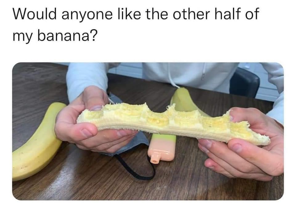 FreeCybertruck's tweet photo. Day 1,042 of tweeting @elonmusk &amp; @Tesla for a free #Cybertruck 

Would share 1/2 of my banana with @heykayadams hit up my DMs if interested. https://t.co/u020I3gcsr