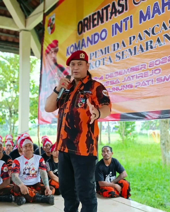 BepJateng's tweet photo. Diklat Koti MPC Kota Semarang (3/12). 
Pancasila Abadi! 
. 
. 
. 
#mpwppjatengreborn 
#beparmy 
#koti 
#jawatengah 
#masbep 
#pemudapancasila 
#bepjateng 
#paidomumotivasiku 
#nkrihargamati🇮🇩🇮🇩💪💪🇮🇩🇮🇩 https://t.co/HvqvkLDEx8