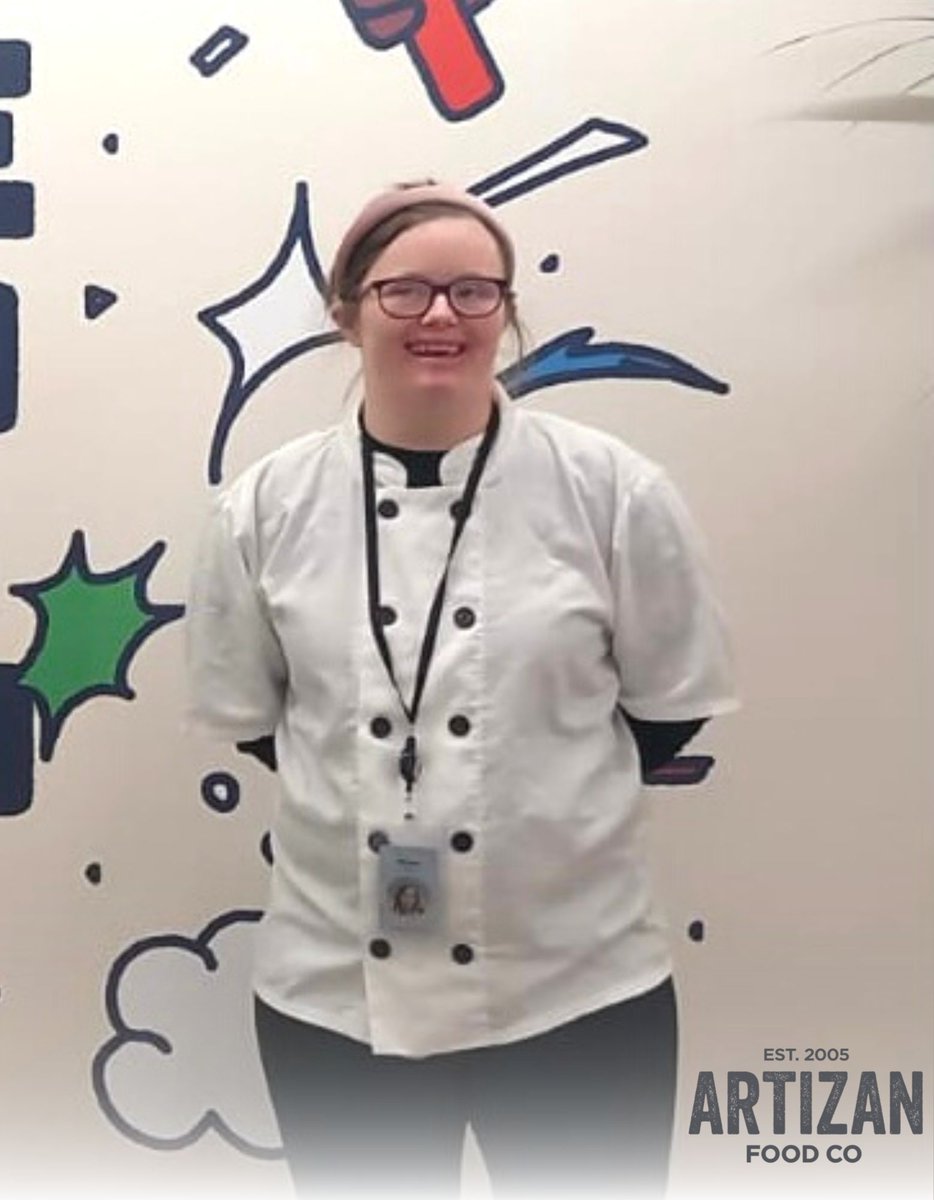 DownSyndromeIRL's tweet photo. Congratulations to Sinead & Miriam who started work with @ArtizanFood 🥗🥕
Sinead works front of house & enjoys meeting & greeting customers. Miriam works in the pastry kitchen! 🥐
Wishing both ladies continued success 👏💜
#SharetheJourney #EmploymentProgramme https://t.co/7DADMO8ZeJ