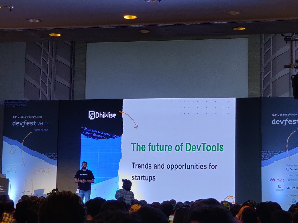mjrulesamrat's tweet photo. @Vishalvirani91 defining devtool future at #DevFestAhm https://t.co/FpFrpNGuh0
