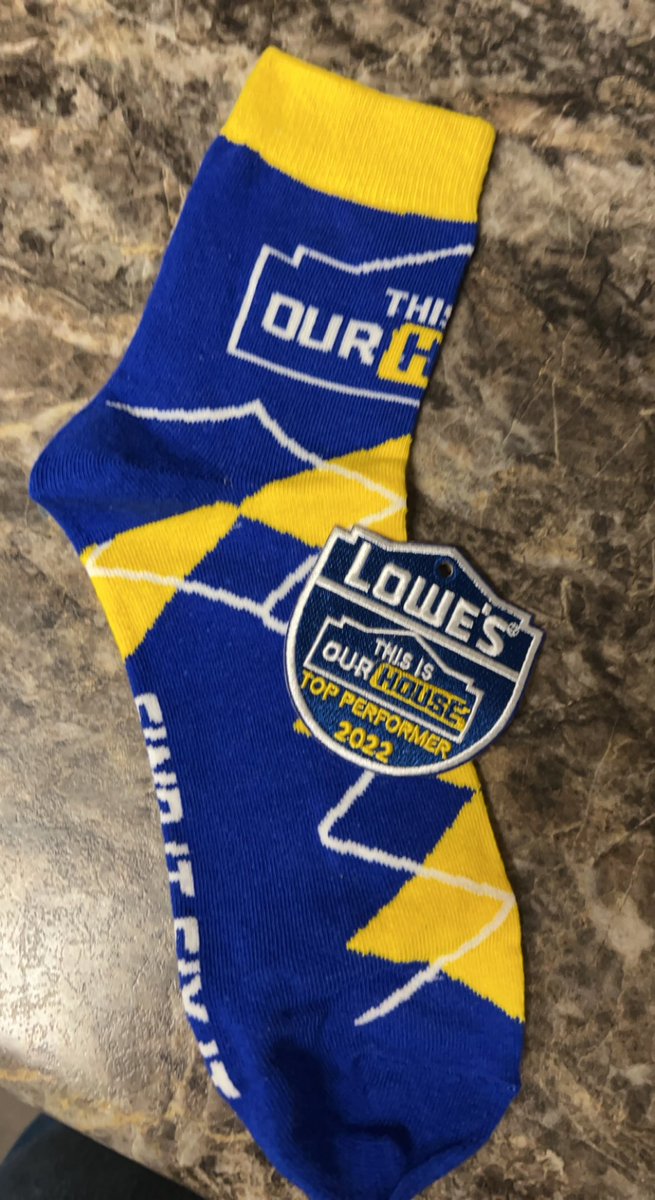 Lowes_D1294's tweet image. Glasgow &amp;amp; Elizabethtown received some nifty prizes for their shrink results this year!! #ThisIsOurHouse #FindItFixIt