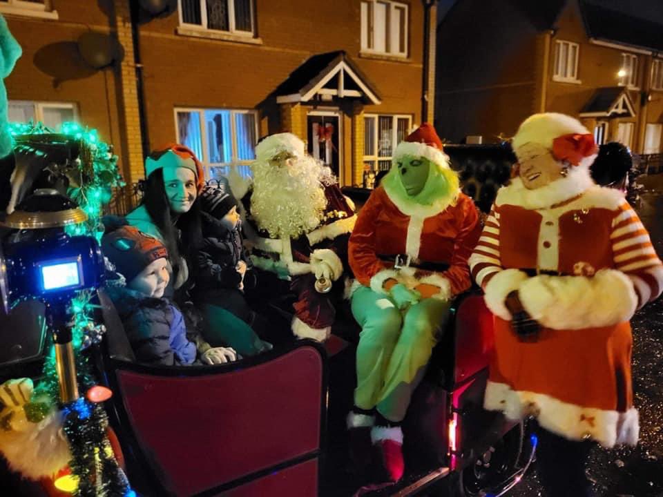CharterNI's tweet photo. Diamond Project Christmas Event 🎅 Fantastic Night had by all. Thank you to L&amp;M Carriages the children loved the horses and @belfastcc for gritting the roads. Thank you to the volunteers and our Staff. 
Supported by Habinteg housing Association 
#DiamondProject 💎 https://t.co/mTfypjpAtE