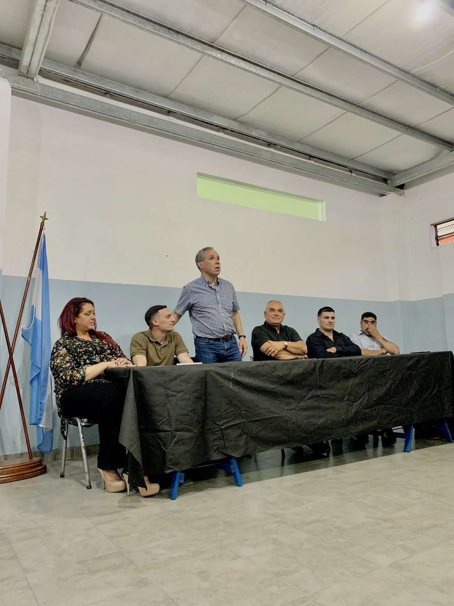 Agustinjceli's tweet photo. ‼️🎓 ENTREGA DE DIPLOMAS A MÁS DE 100 EGRESADOS DE CURSOS DE FORMACIÓN GRATUITA. 

⭕️ Hoy realizamos el acto de fin de curso de formación y clases gratuitas para la comunidad en conjunto con la agrupación Carlos Mugica. https://t.co/wW0OIihD4s