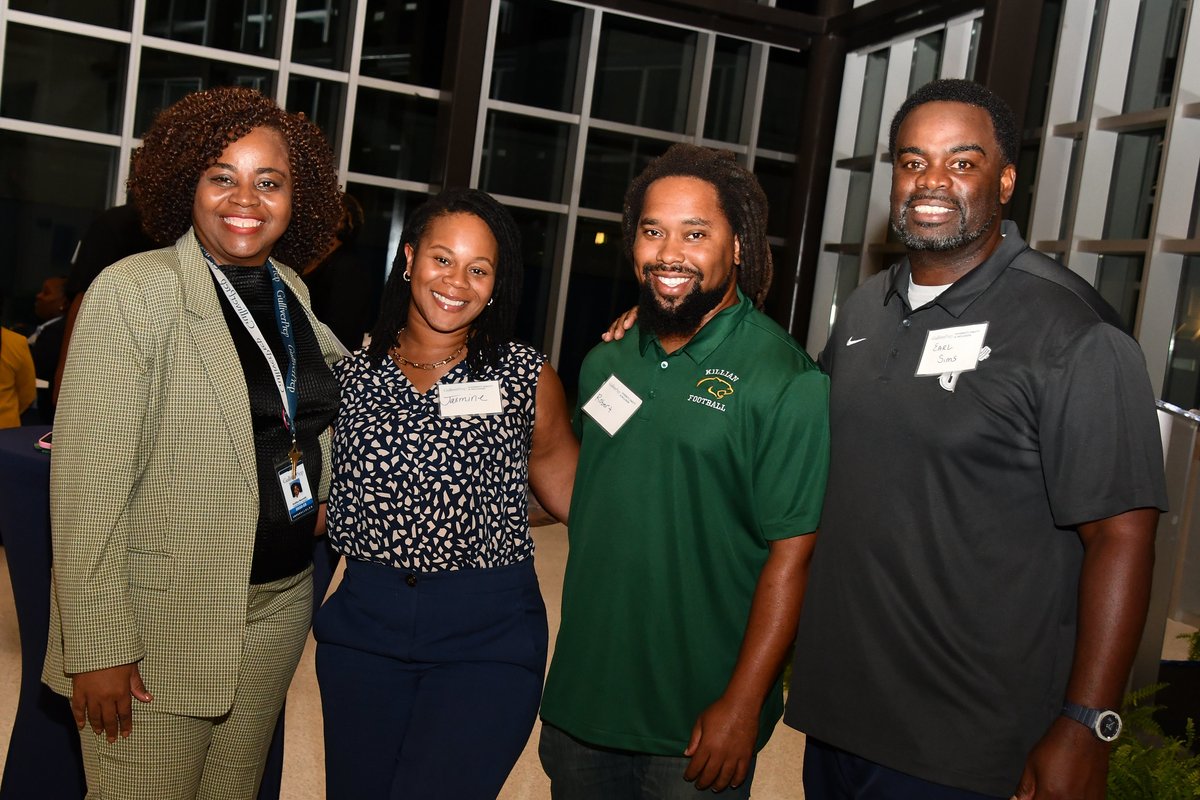 GulliverPrep_'s tweet photo. Gulliver hosted its inaugural Black/African-American Parent Reception in November at the Center for Student Life. The night brought parents together to strengthen their connections in the Gulliver community, share cultural experiences, and support Gulliver's strategic priorities. https://t.co/d9JKcjS0dr